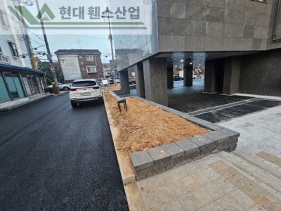 부천휀스 펜스 울타리 - 부천시 원종동에 위치한 신규 재건축 아파트 경계에 베이직 A형 휀스를 설치한 현장을 소개합니다. 부천휀스 펜스 울타리 - 부천시 원종동에 위치한 신규 재건축 아파트 경계에 베이직 A형 휀스를 설치한 현장을 소개합니다.