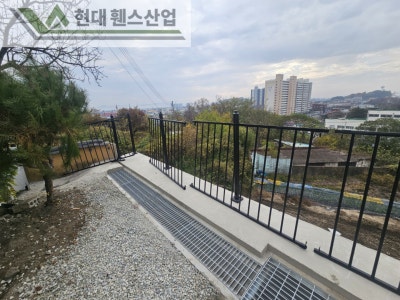논산휀스 펜스 울타리 - 논산시 양촌면에 위치한 음식점 경계에 추락방지용 베이직 A형휀스를 시공한 현장을 소개합니다.