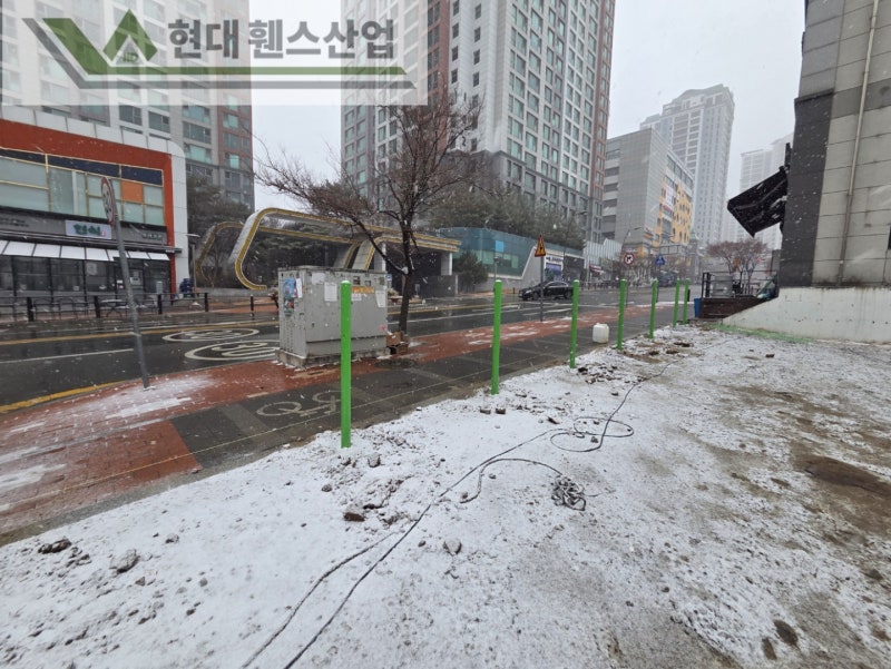 고양휀스 펜스 울타리 - 고양시에 위치한 임시 주차장 부지에 경계용 메쉬휀스를 시공한 현장을 소개합니다.