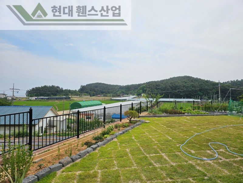 평택휀스 펜스 울타리 - 평택시 칠원동에 위치한 전원주택단지에 베이직휀스를 설치한 현장을 소개합니다.