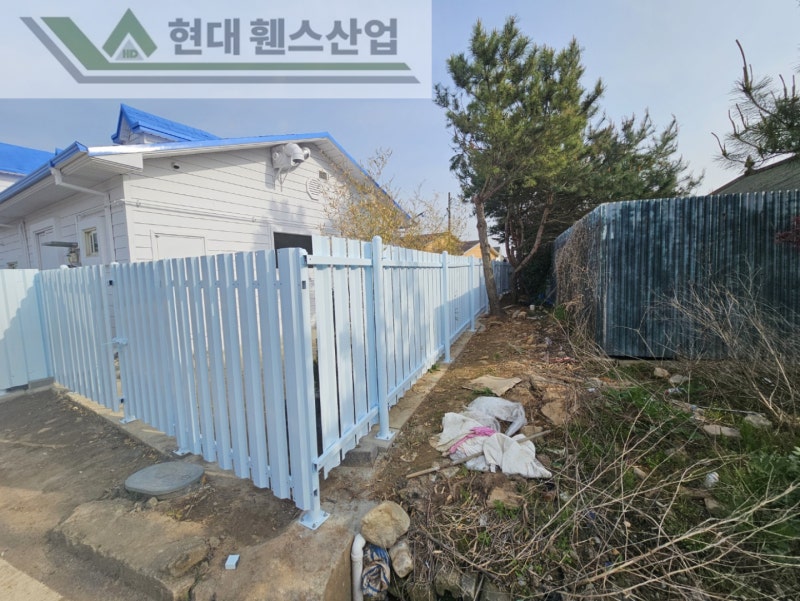 여주휀스 펜스 울타리 - 여주시 점동면에 위치한 키즈카페 예정지에 합성목재 가림막휀스와 차폐휀스를 설치한 현장을 소개합니다. Vo.2 여주휀스 펜스 울타리 - 여주시 점동면에 위치한 키즈카페 예정지에 합성목재 가림막휀스와 차폐휀스를 설치한 현장을 소개합니다. Vo.2