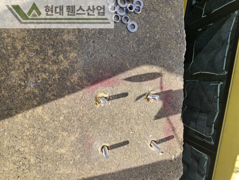 평택휀스 펜스 울타리 - 평택시 용이동에 위치한 유치원 주차장에 기존 메쉬휀스 철거 및 베이직B형휀스를 시공한 현장을 소개합니다.