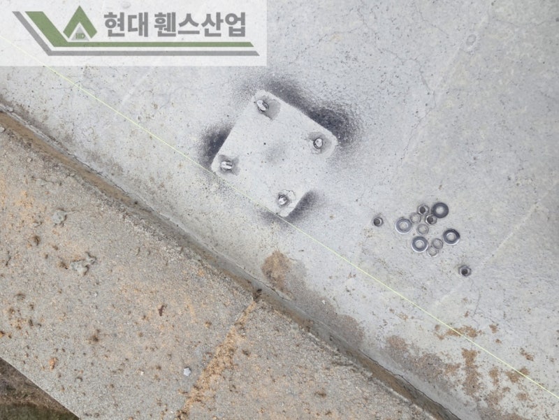 천안휀스 펜스 울타리 - 천안시 직산읍에 위치한 나대지 경계에 추락방지용 메쉬휀스를 시공한 현장을 소개합니다.